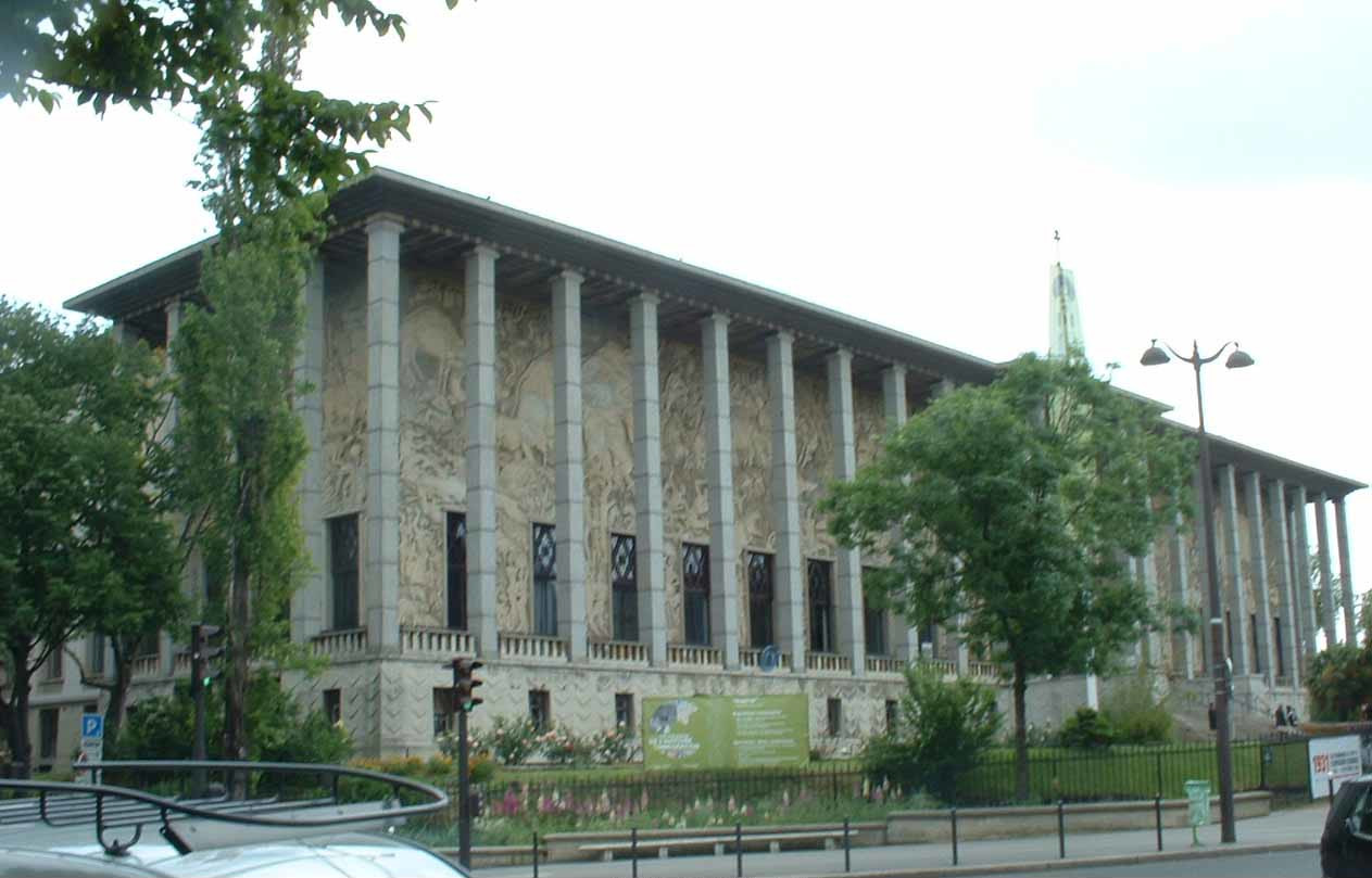 Palais de la Porte Dorée à Paris.